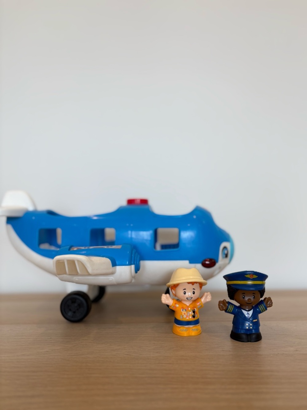 Fisher-Price Little People Musical Travel Together Set with Two Travel Figures